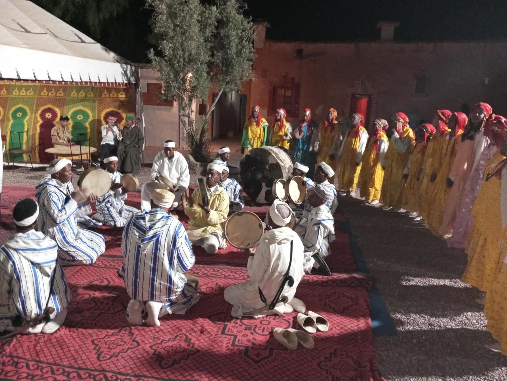 Auberge Restaurant Tissili " Oasis De Fint" المظهر الخارجي الصورة