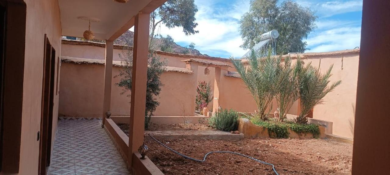 Auberge Restaurant Tissili " Oasis De Fint" المظهر الخارجي الصورة