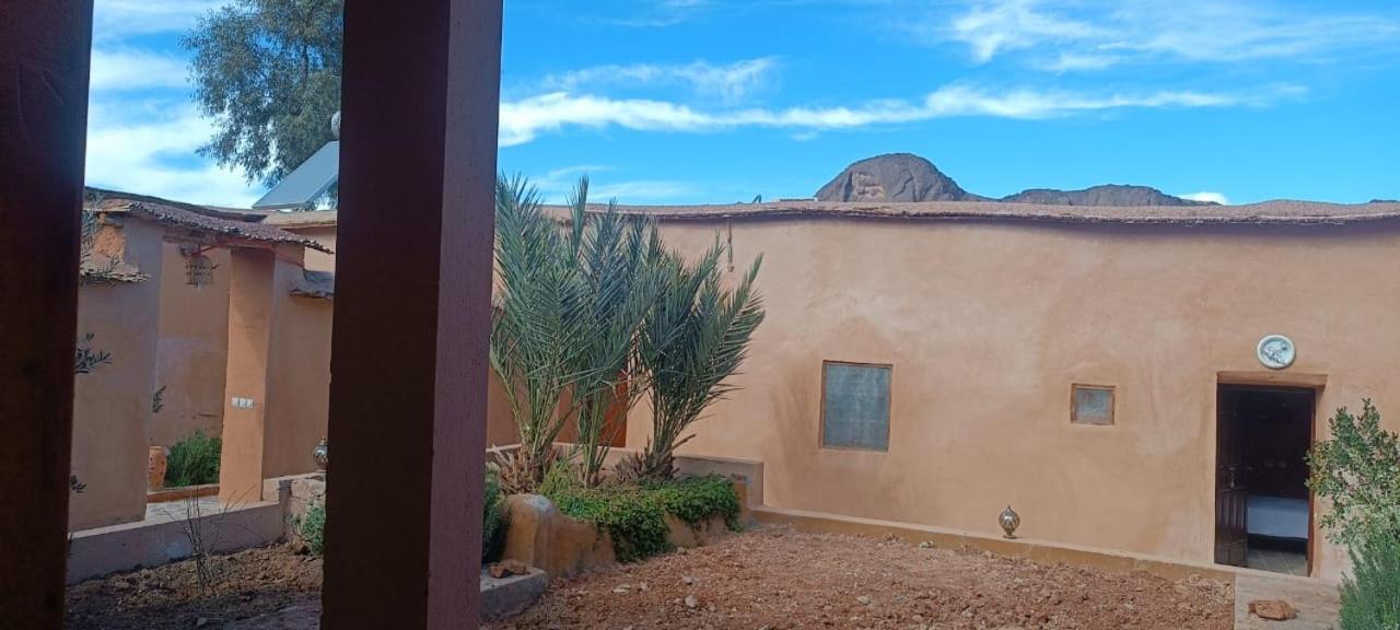 Auberge Restaurant Tissili " Oasis De Fint" المظهر الخارجي الصورة