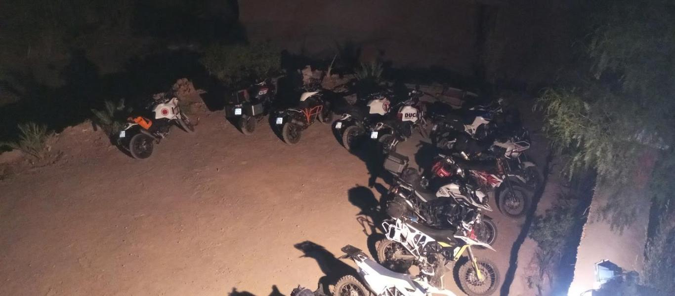 Auberge Restaurant Tissili " Oasis De Fint" المظهر الخارجي الصورة