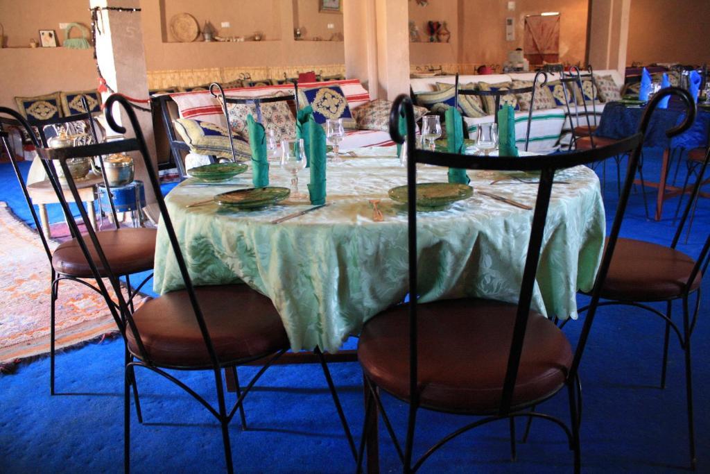 Auberge Restaurant Tissili " Oasis De Fint" المظهر الخارجي الصورة
