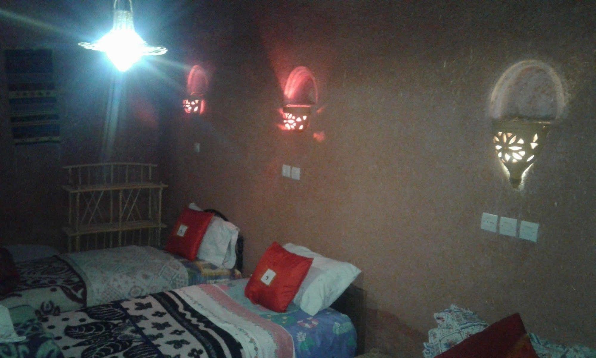 Auberge Restaurant Tissili " Oasis De Fint" المظهر الخارجي الصورة