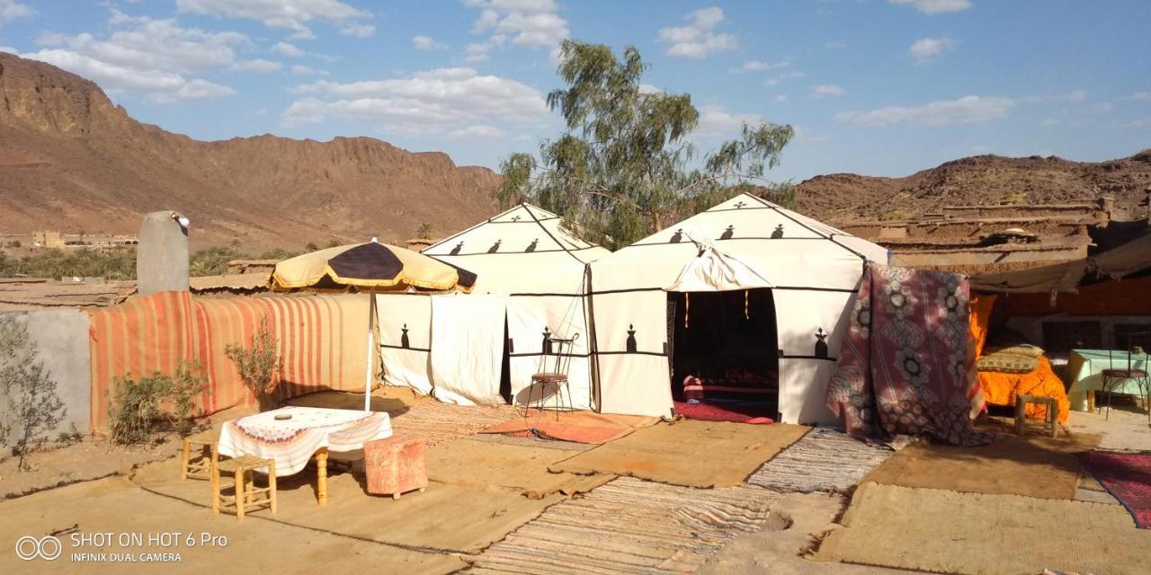 Auberge Restaurant Tissili " Oasis De Fint" المظهر الخارجي الصورة